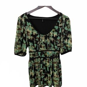 Essentials by Milano size M patterned tunic